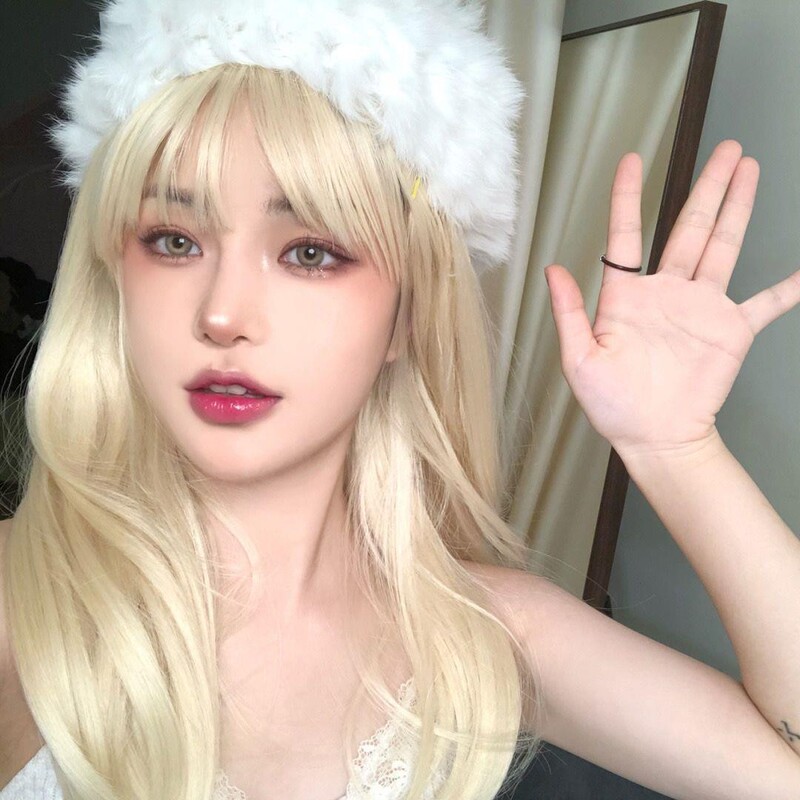 Full Head Wig for Women, Medium-Length with Realistic Natural-Looking Short Hair, Invisible Long Straight Hair with Airy Bangs, Fluffy Wig Set