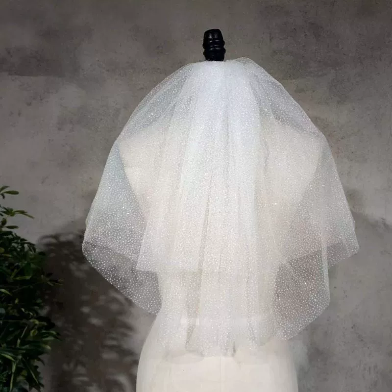 Short bride's veil, wedding dress, accessory
