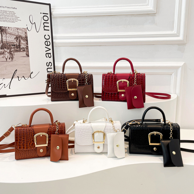 Bolso cuadrado pequeño de textura simple y de alta calidad para mujer 2024 otoño e invierno nuevo estilo patrón de cocodrilo madre dos en uno bolso de mensajero retro