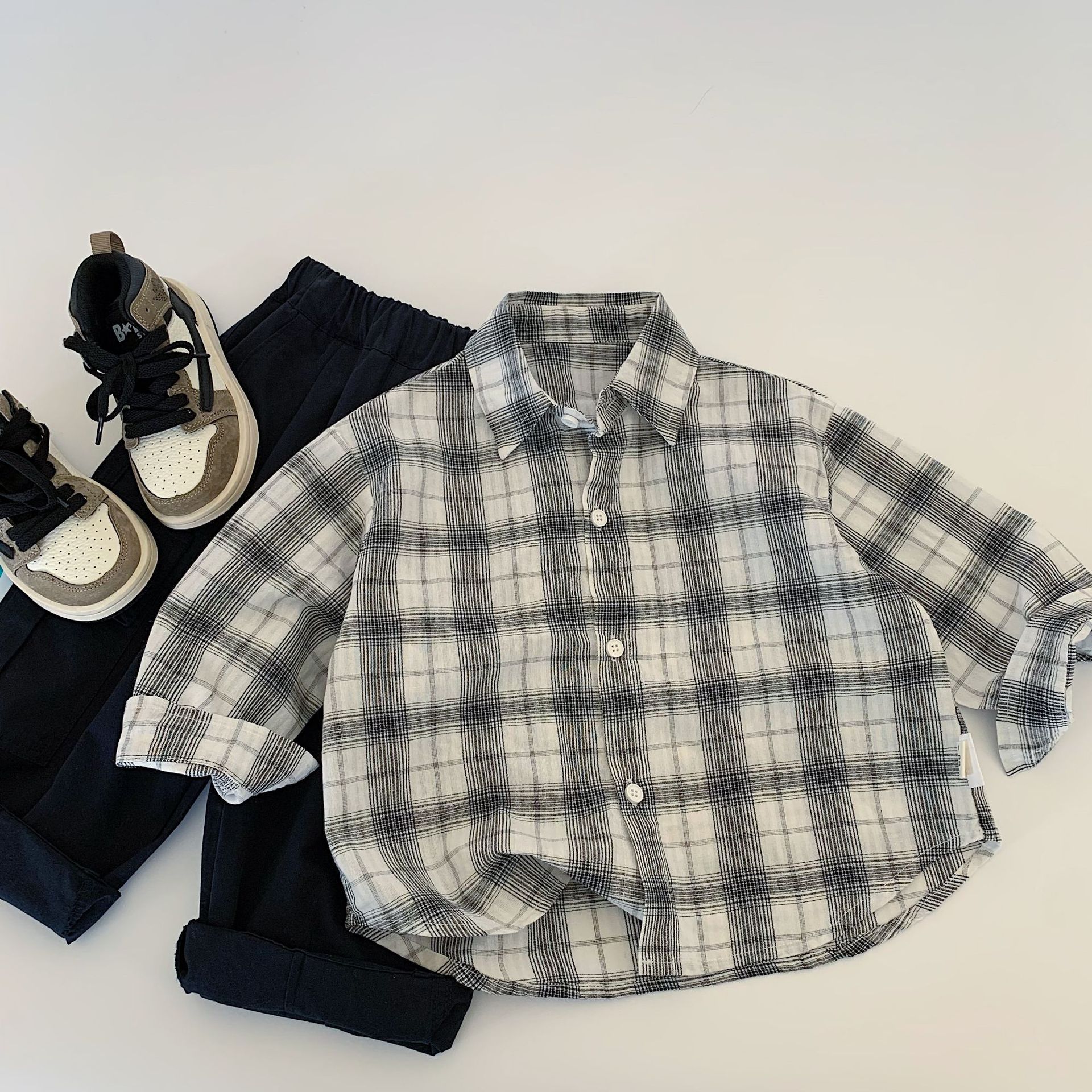 Camisa para niños Maibao 2025 primavera para niños nueva camisa a cuadros retro versión coreana de la camisa de solapa de todo fósforo