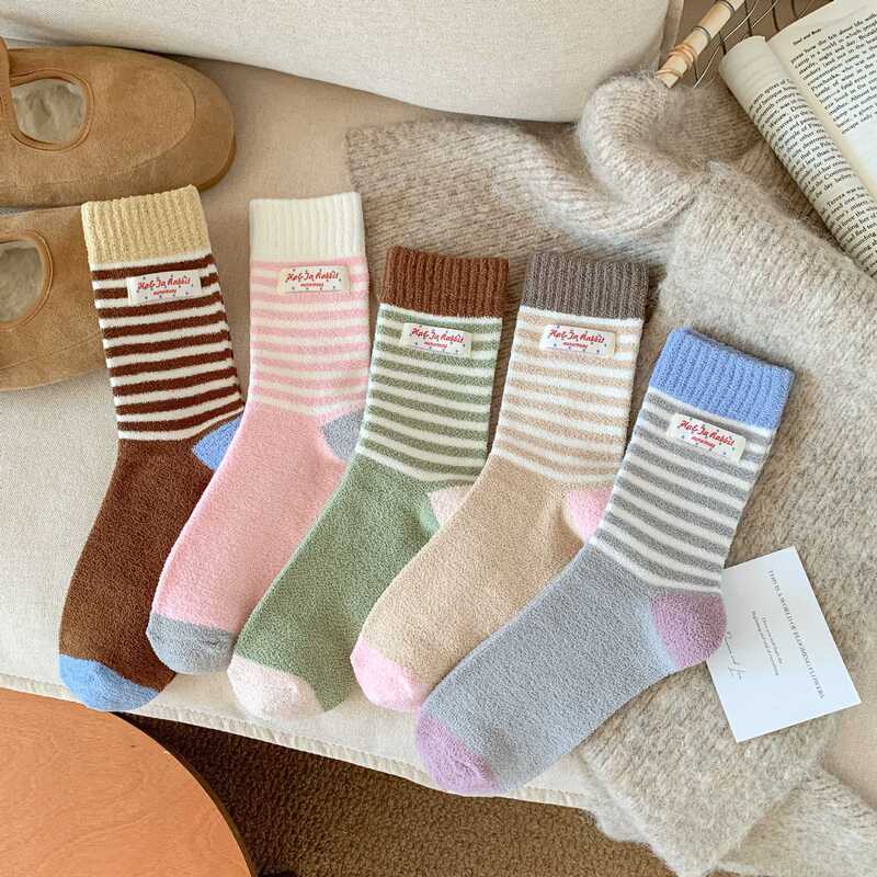 Milk Velvet Striped Fabric Socks for Women, Thickened and Fleece-Lined, Mid-Calf Socks, Comfortable Home Socks to Pair with Snow Boots