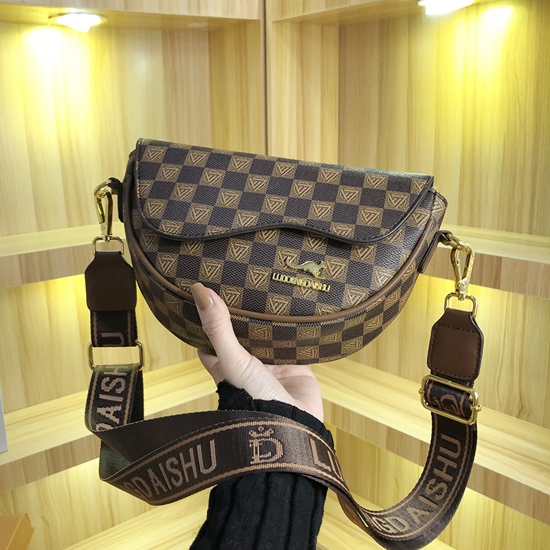 Shoulder Bag for Women New Fashion Retro Printed Crossbody Bag Versatile and Personalized Saddle Bag High-end Women's Bag_voghion.com