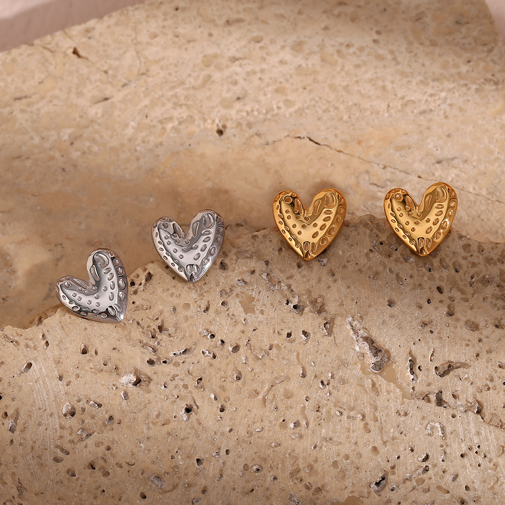 Fashion Heart Shape Stainless Steel Plating Ear Studs 1 Pair display picture 3