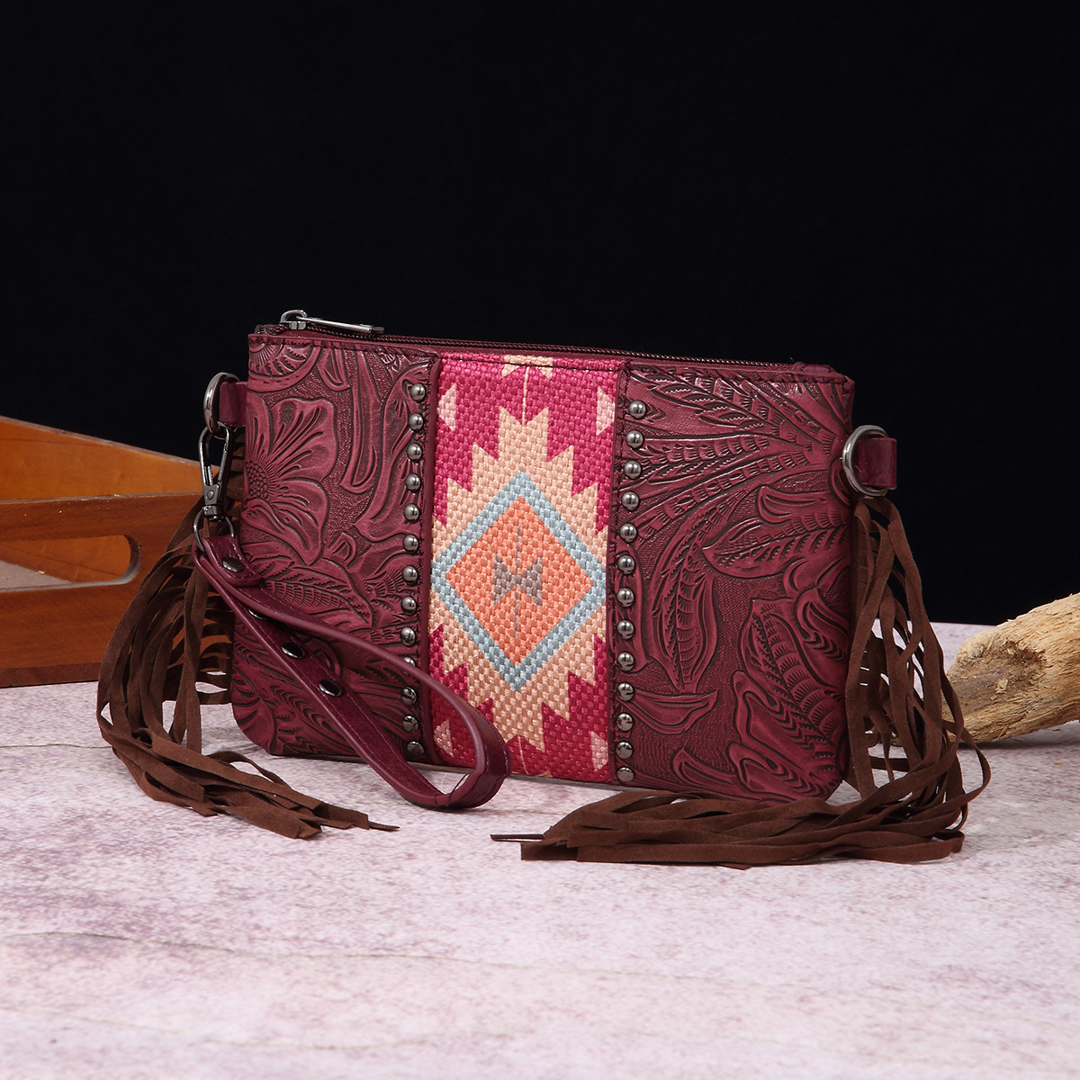 Intaglio in pelle di Boemia occidentale stampata in cotone e lino con borsetta e borsa a tracolla_voghion.com