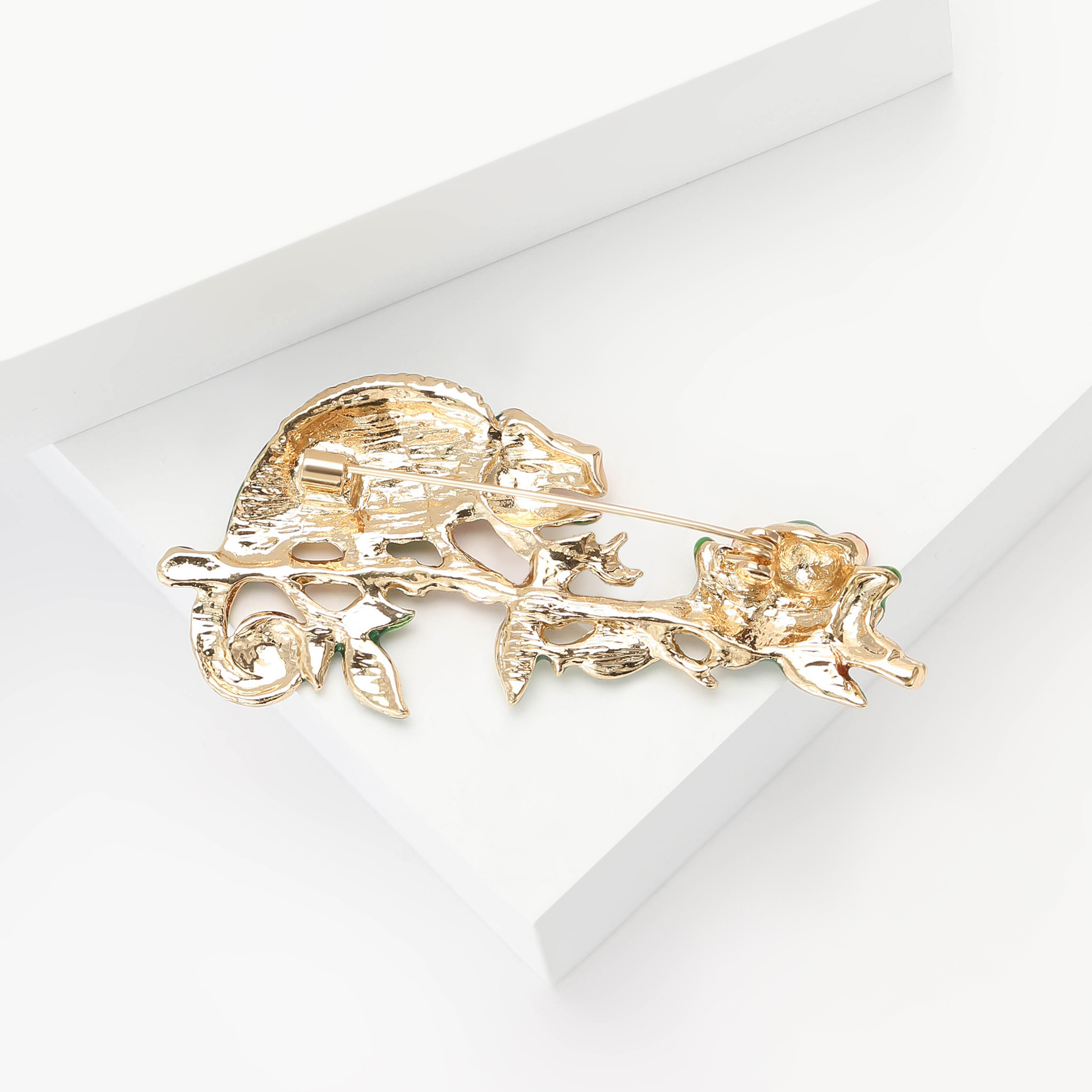 Fashion Enamel Oil Drop Chameleon Frog Brooch Niche Simple Animal Pin Ladies Clothing Accessories