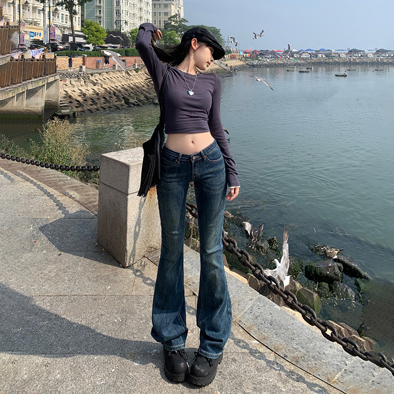 아메리칸 스타일 레트로 낮은 허리 마이크로 라즈 청바지 여성의 2024 가을 새로운 올 매치 스트레치 슬림 룩 플레어 팬츠