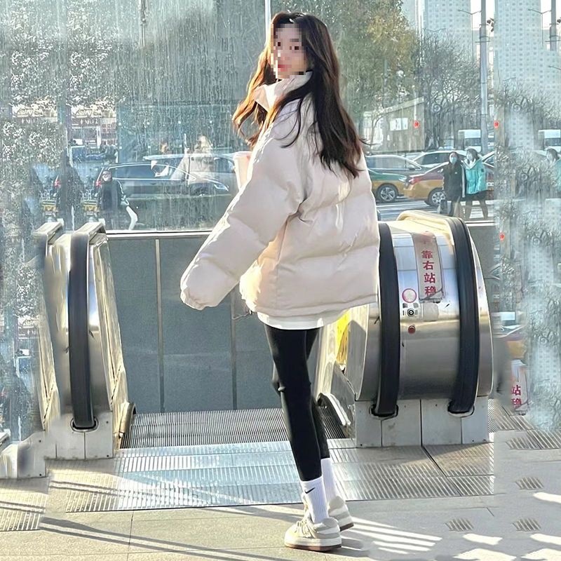 黑色白鸭绒羽绒服女冬季2025学生潮版宽松轻便加厚保暖外套面包服