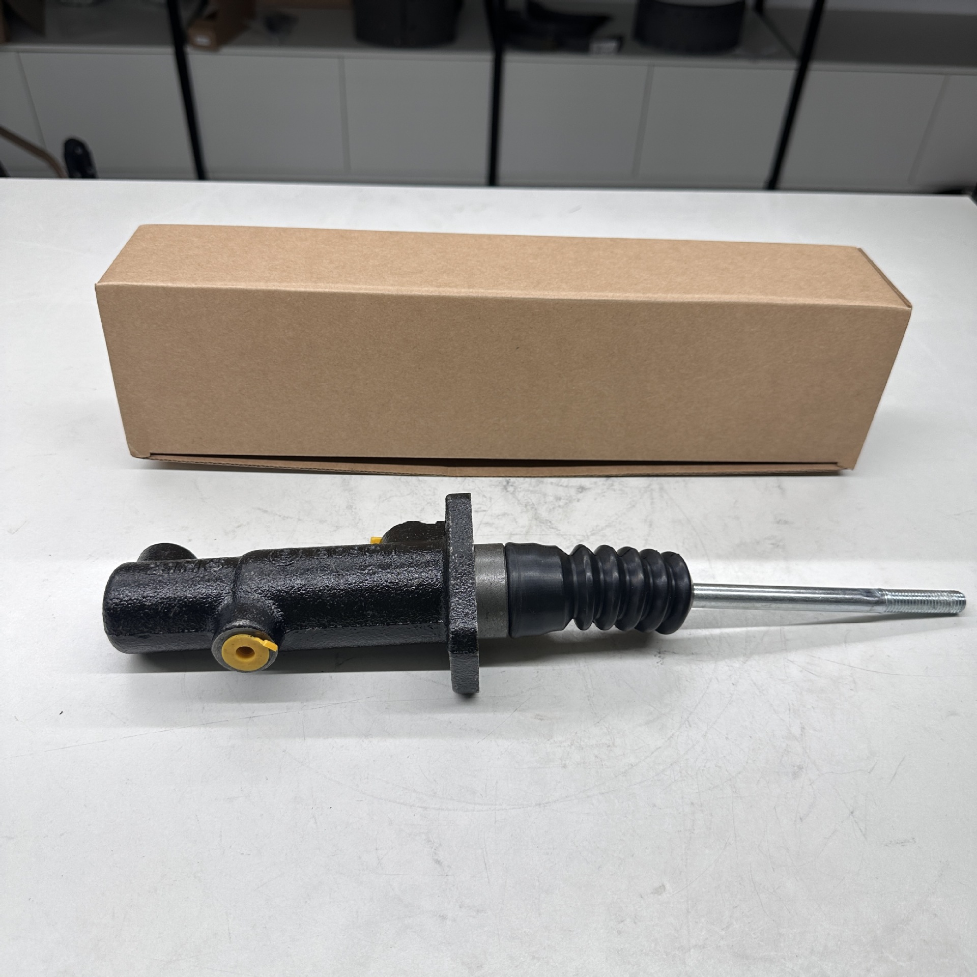 333Y4500 333/Y4500 333-Y4500 Brake Master Cylinder Suitable for Jcb Excavator in Stock