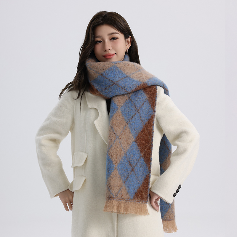 Korean 2024 New Retro Plaid Scarf Women's Autumn and Winter High-end Long Warm Thick Scarf Designer