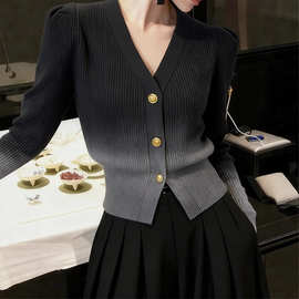 灰色渐变针织衫女秋冬高端设计感轻熟气质独特漂亮巨好看掐腰上衣