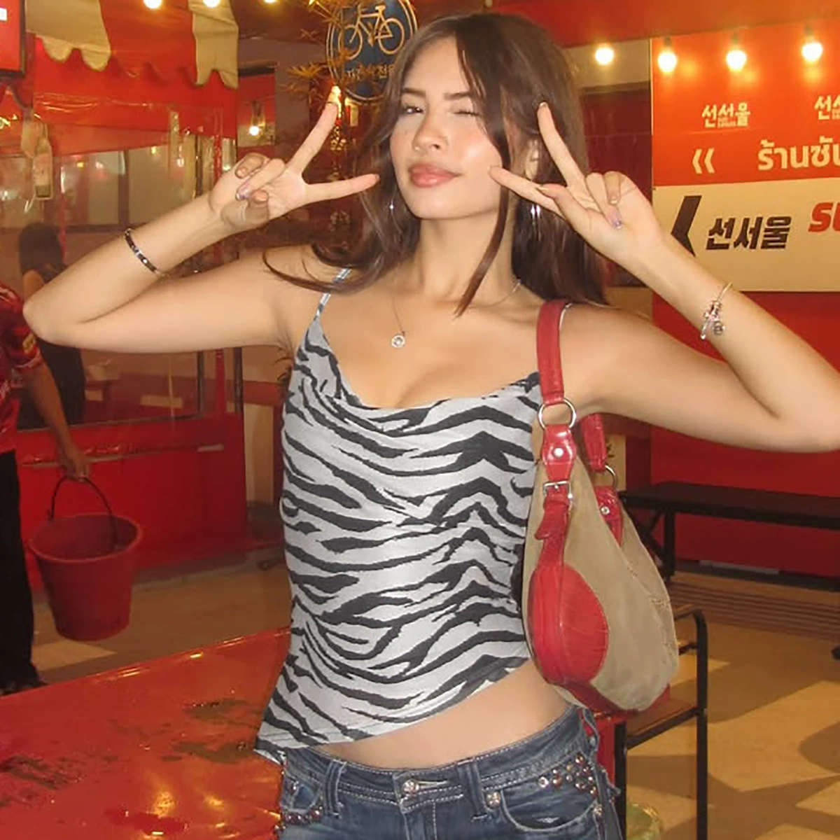 Европейская и американская горячая женская одежда 2025 весна и лето новая мода сексуальная одежда с печатным воротником