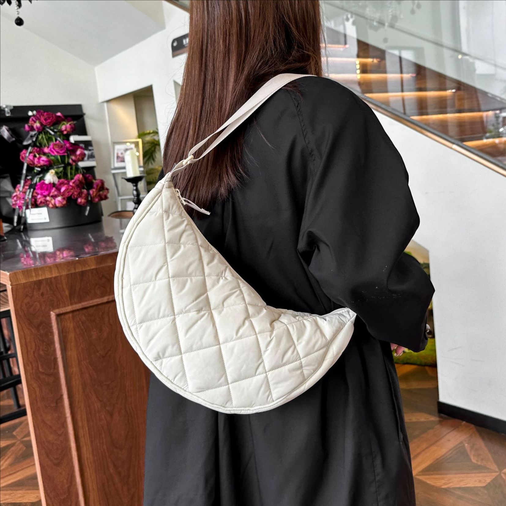 Autumn small one-shoulder bag with diamond pattern
