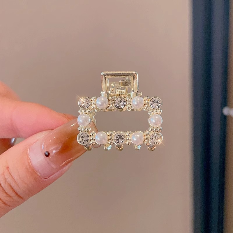 Nuevo medio lazo pelo pequeño clip simple tiburón clip accesorios para el cabello para las mujeres Pequeño clip de metal tamaño pequeño perla horquilla rota 2024