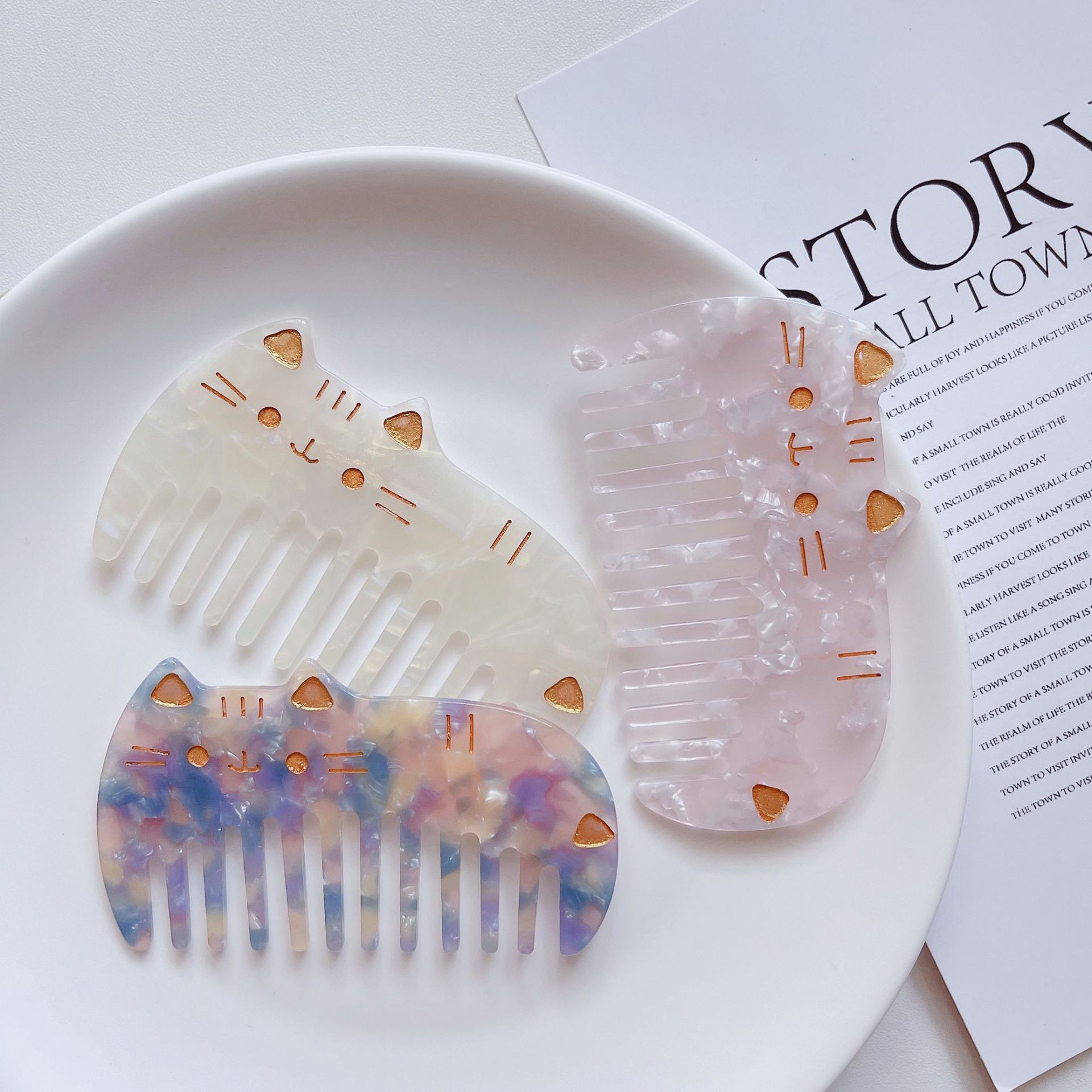 卡通可爱少女宽齿发梳复古猫咪梳子随身环保便携豹纹防静电美发梳