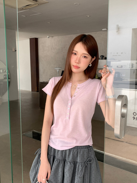Yier Shirt, Lightweight Feel, Small V-Neck, Slightly See-Through, Comfortable Fit, Regular Shoulder T-Shirt for Women, New Summer Short-Sleeve Top Ye0144