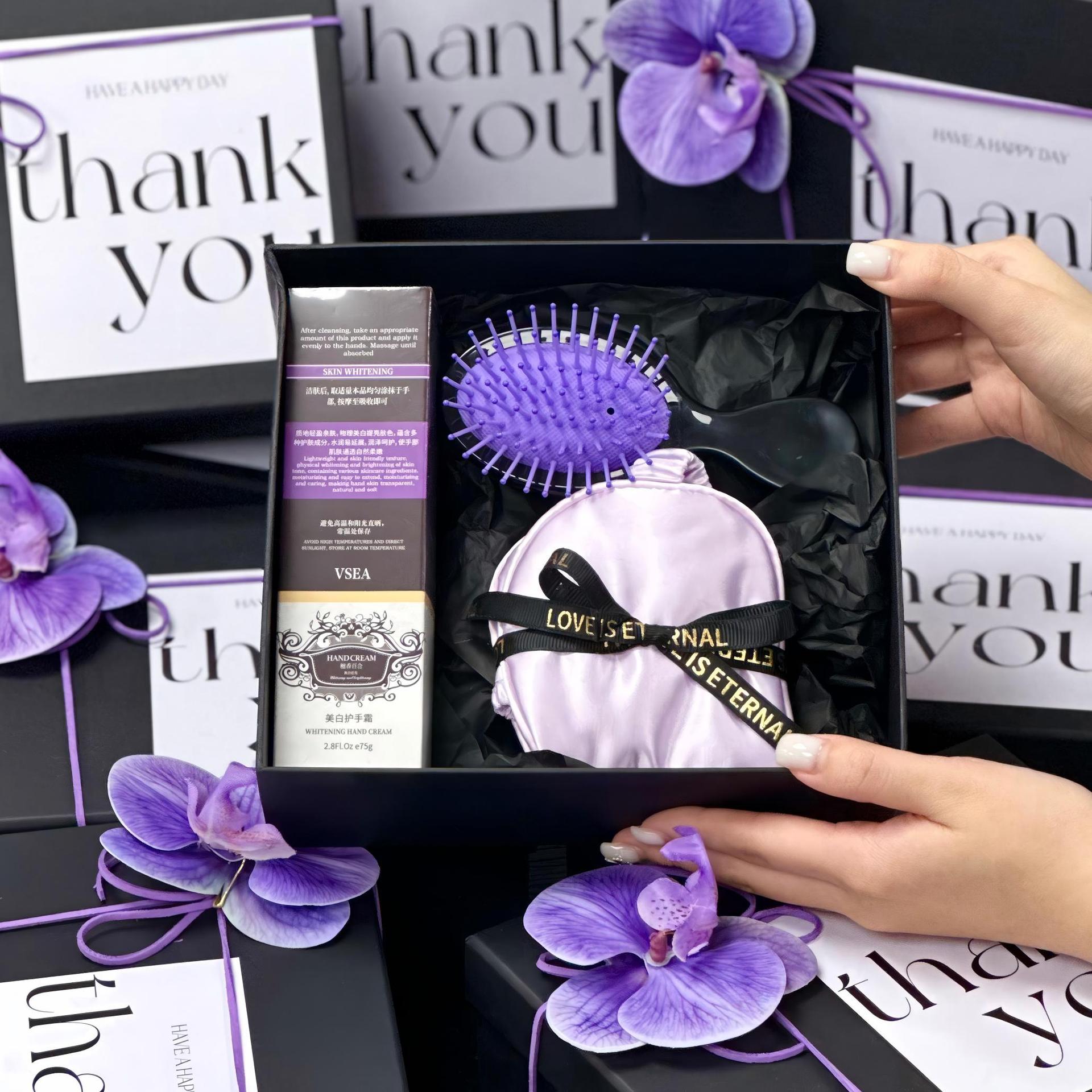 스타일 2 [핸드크림 + 에어쿠션 브러쉬 + 아이 마스크]