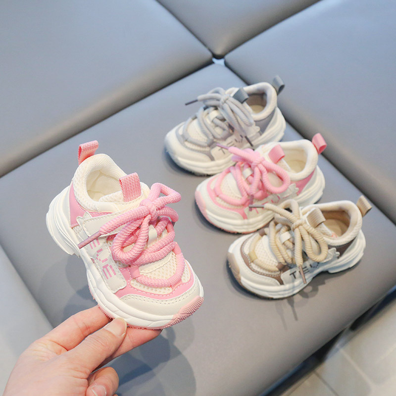 Calzado deportivo para niños primavera y otoño nuevo estilo niño transpirable antideslizante zapatos individuales guapos mujer bebé todo fósforo zapatos casuales coreanos marea