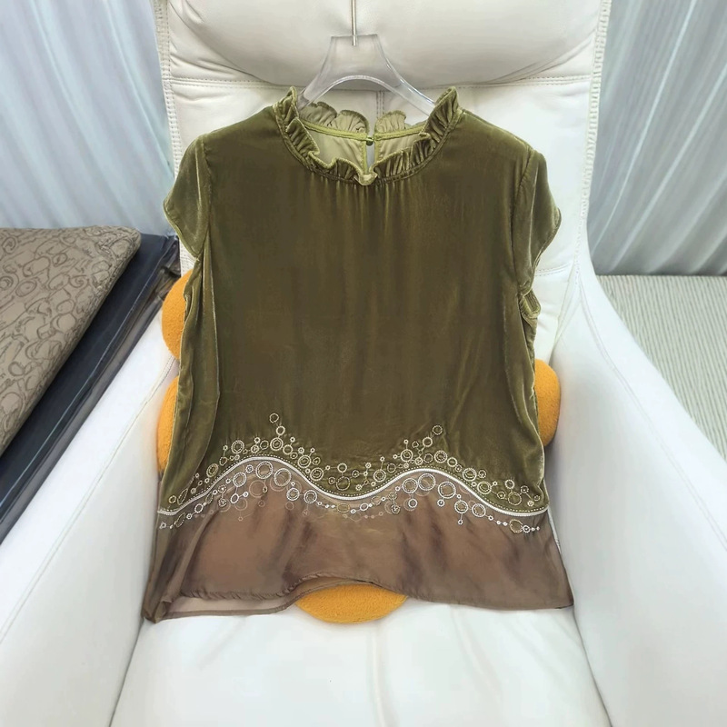 Early autumn velvet beaded embroidered patchwork short-sleeve T-shirt for women, 2026 new fashion slimming and age-reducing stylish top Early autumn velvet beaded embroidered patchwork short-sleeve T-shirt for women, 2026 new fashion slimming and age-reducing stylish top