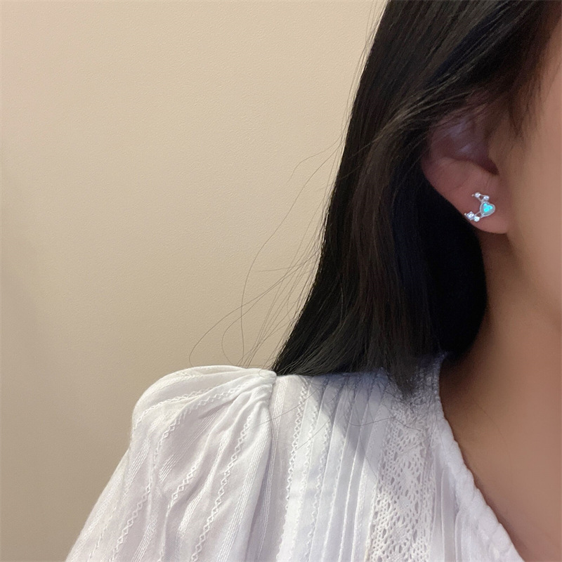 1 Set Elegant Streetwear Geometric Star Heart Shape Plating Inlay Alloy Zircon Ear Studs display picture 2