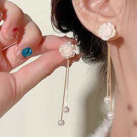 白色山茶花流苏耳环女小众设计珍珠吊坠高级轻奢气质耳钉