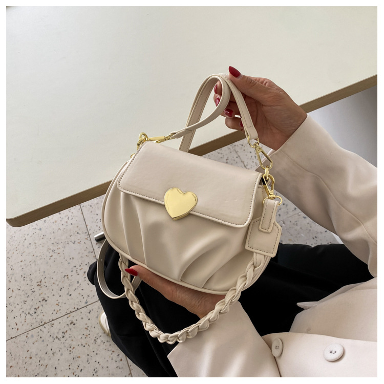 Wholesale Heart Buckle Fold One-shoulder Messenger Small Round Bag Nihaojewelry display picture 125