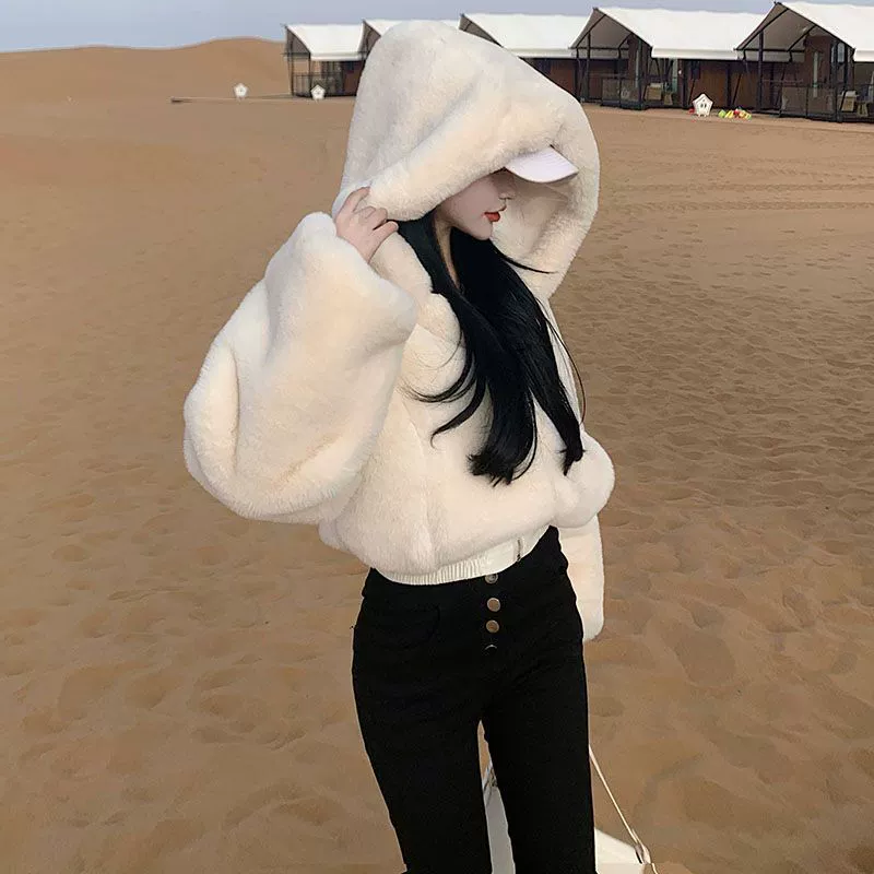 Осеннее пальто из искусственного меха 2025: новая женская модная утепленная короткая модель в корейском стиле с высокой талией для поздней осени