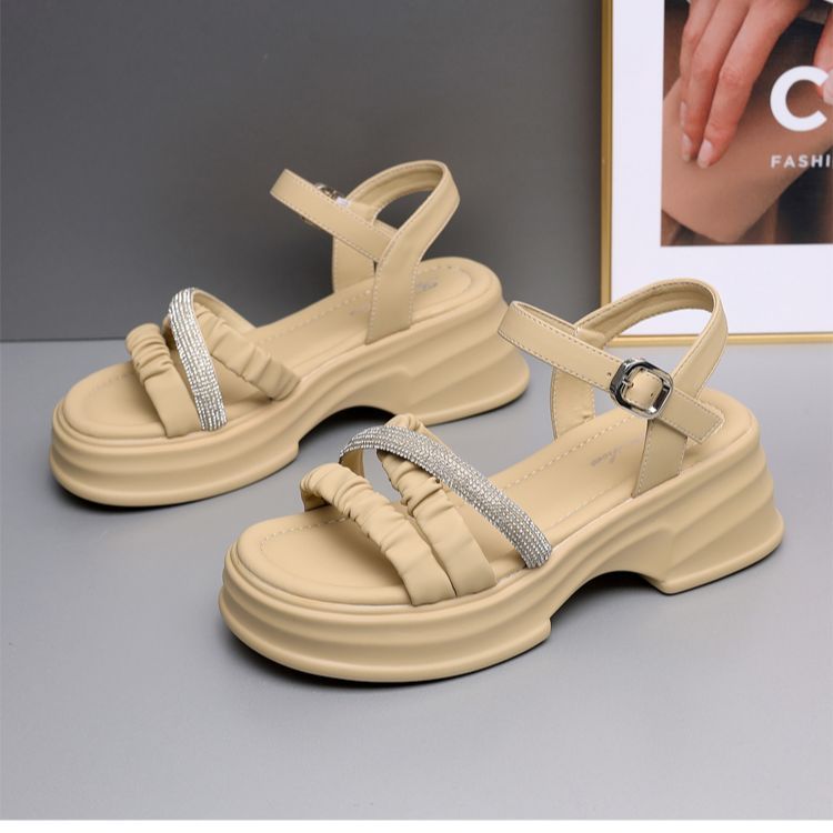 Sandálias de suela gruesa para mujeres de verano 2026 nuevo estilo de hadas aumentó la altura de los zapatos romanos de suela suave, zapatos de playa.