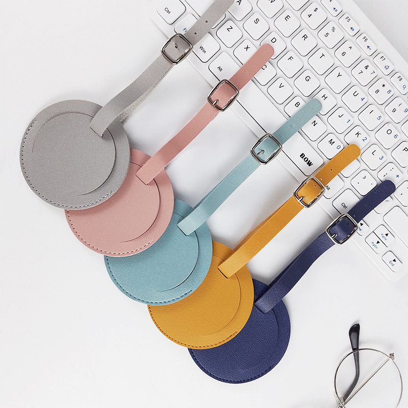 Tarjeta de embarque personalizada correa de cuero pu fijación de hardware tarjeta de papel impreso embalaje independiente tarjeta de equipaje redonda personalizada