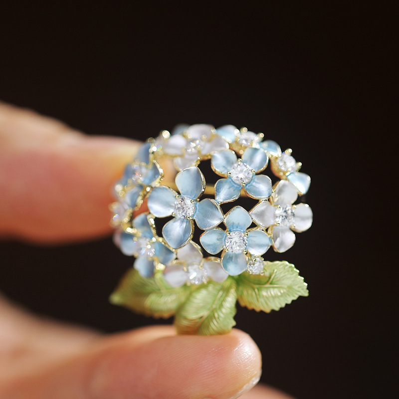 エナメル色の刺繍の花のブローチの高級な女性のファッションの精巧な胸の花の小さい大衆のデザイン感の気質のピンは装飾品を配合します。|undefined