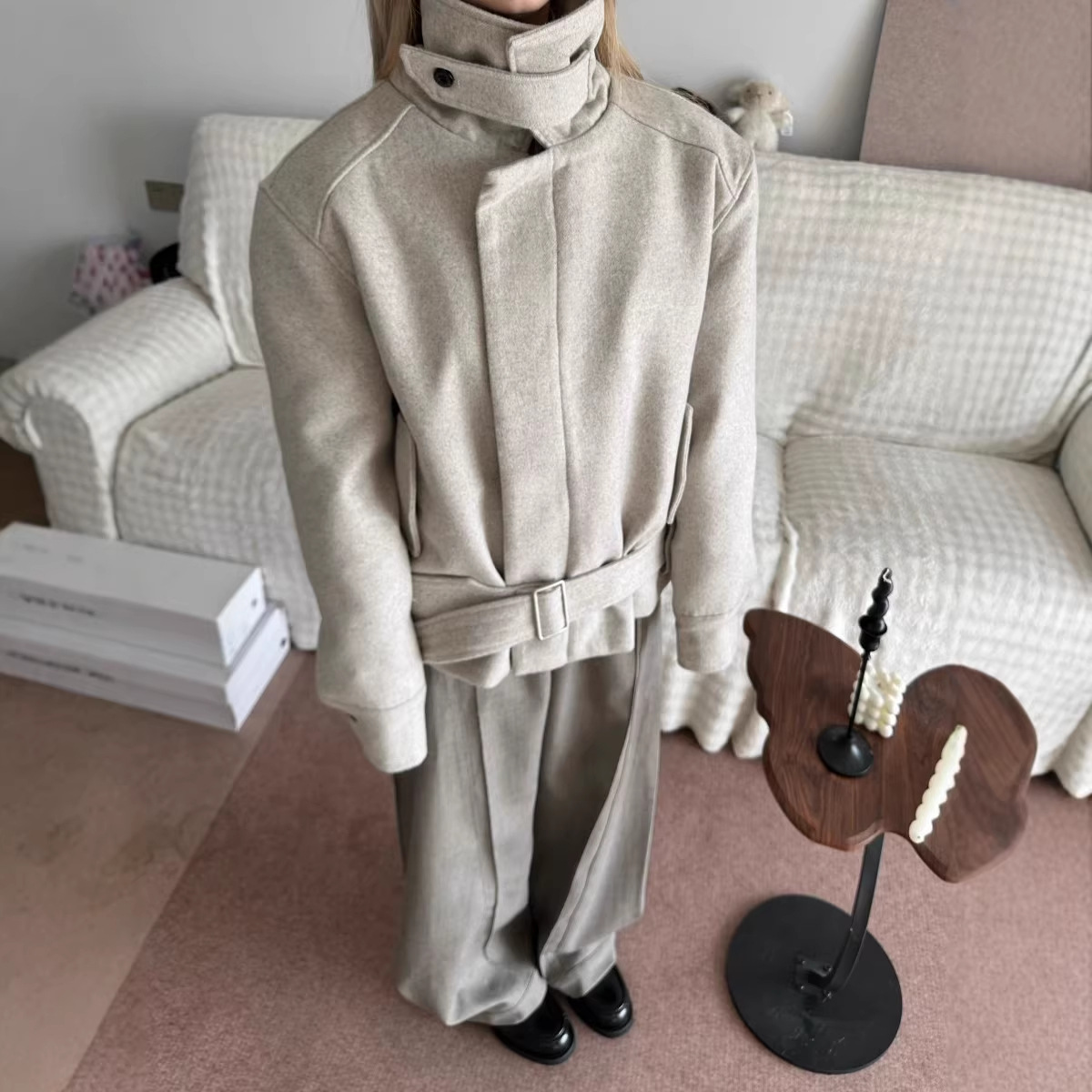 Wolljacke mit dekonstruierten Schultern und Trägern, dickes, warmes Garn mit Blumenmuster, Wollmantel mit Revers, stilvolles Oberteil_voghion.com