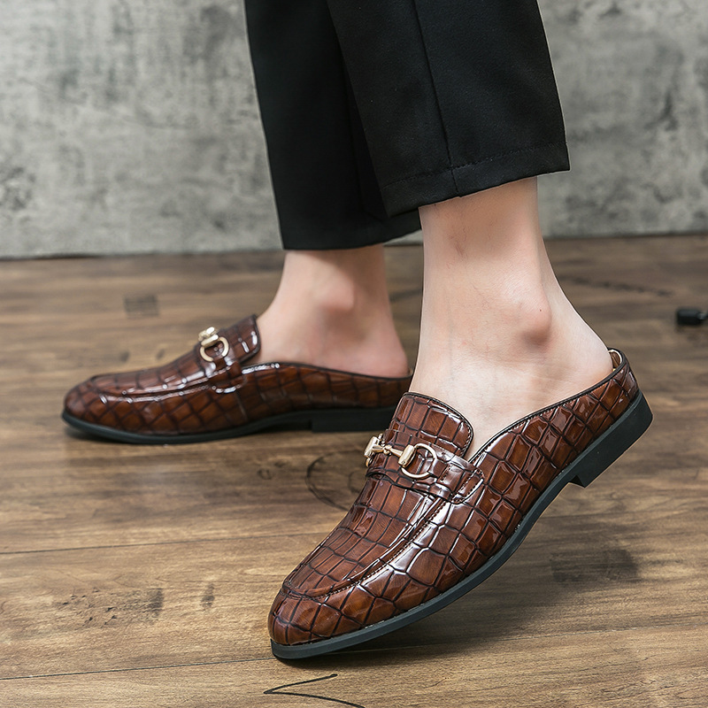 2025 verano nuevo hombre con cabeza de bolsillo medio zapatillas hombre 38 - 47 yardas transfronterizas gran hebilla de caballo medio zapatillas perezosas