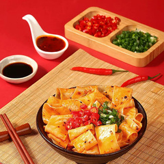 Non-fried red oil noodles, sesame sauce cold noodles, lazy instant noodles, whole box to satisfy hunger, no-cooking, instant convenience food wholesale