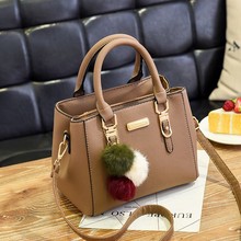 2026时尚百搭女士手提小方包简约大容量斜挎包双层毛球单肩包bags
