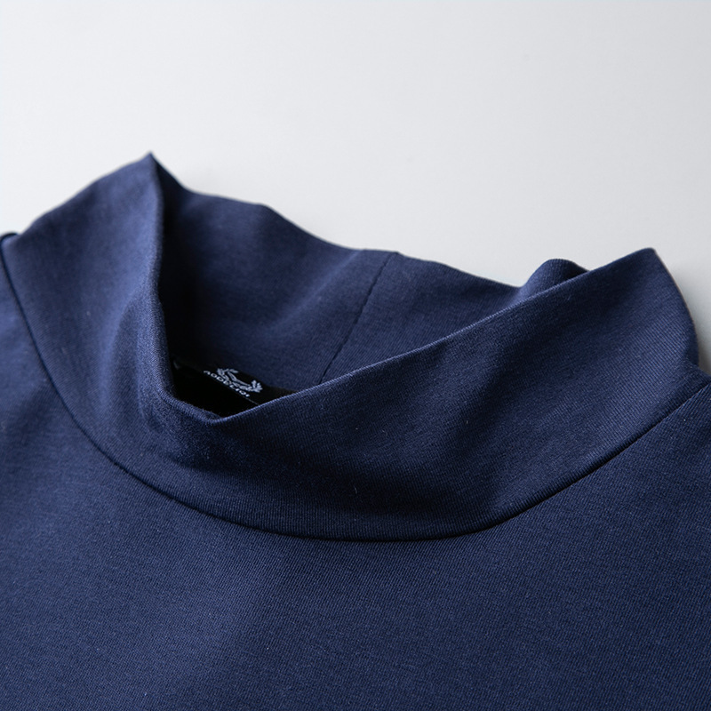 Entrega de una pieza de primavera y verano de los hombres de medio cuello alto de seda de la leche de manga corta Camiseta delgada de los hombres de cuello alto de moda camisa de fondo