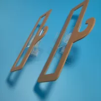 Специальные квадратные бумажные вешалки для одежды для магазинов одежды, утолщенные вешалки для одежды, устойчивые к давлению и деформации, прямые продажи от производителя.