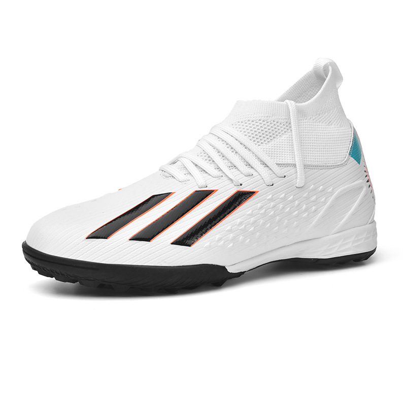 흰색 부러진 손톱