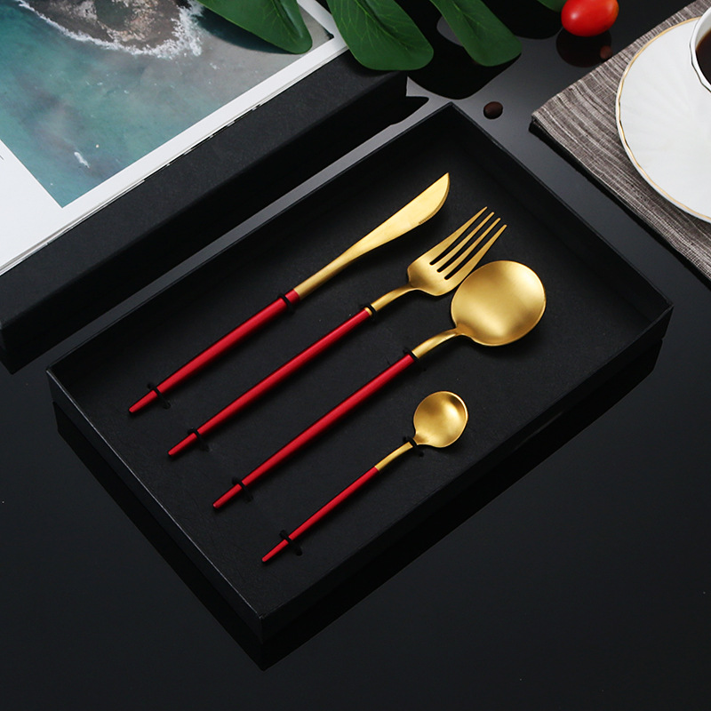 304-Caja de regalo traje de oro rojo