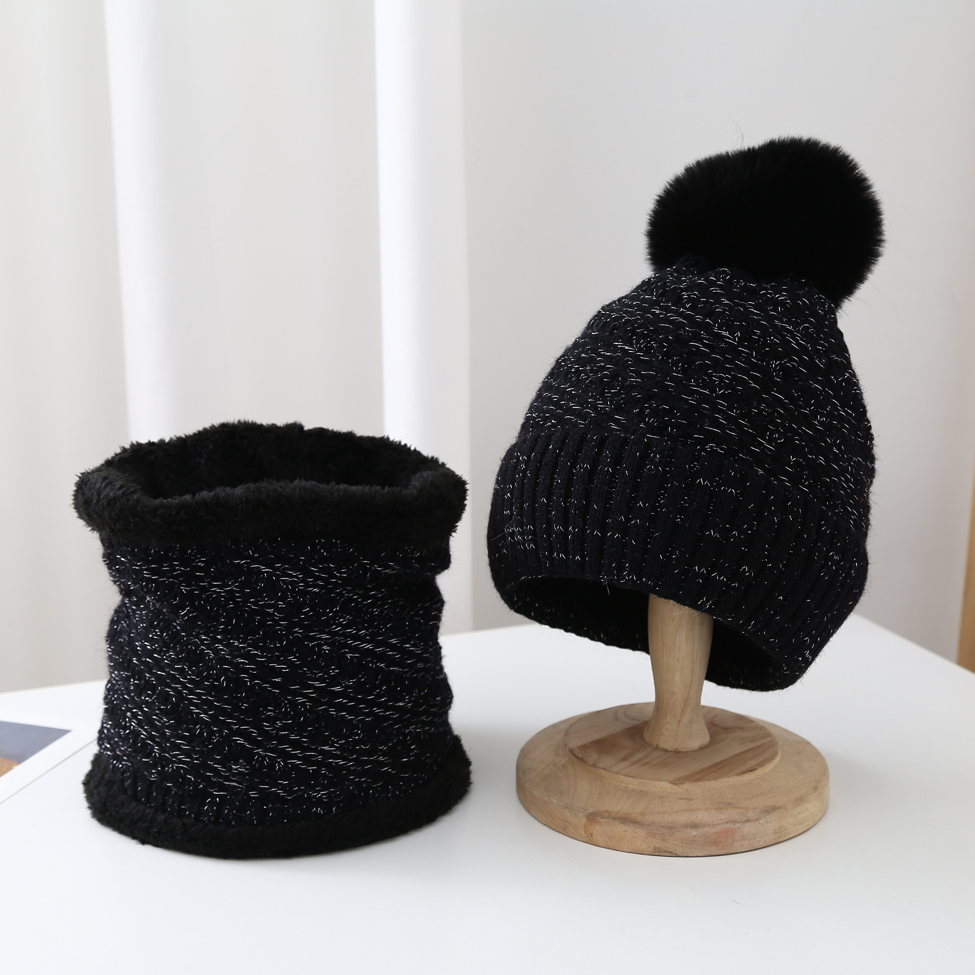 Sombrero bufanda de dos piezas de invierno de las mujeres estilo coreano color puro moda Otoño e Invierno cálido forro polar engrosado ciclismo de punto sombrero de lana image 6