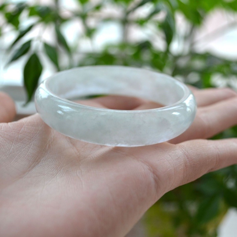 Vòng tay ngọc bích Miến Điện tự nhiên băng trong suốt ánh trăng trắng xanh nhạt chi tiết 7