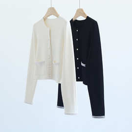 春法式小众手工钉珍珠圆领短款曲珠针织开衫外套上衣气质通勤高货