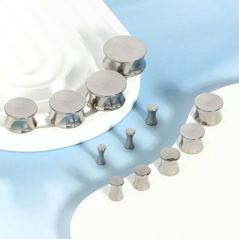 Labret piercing jewelry detail image