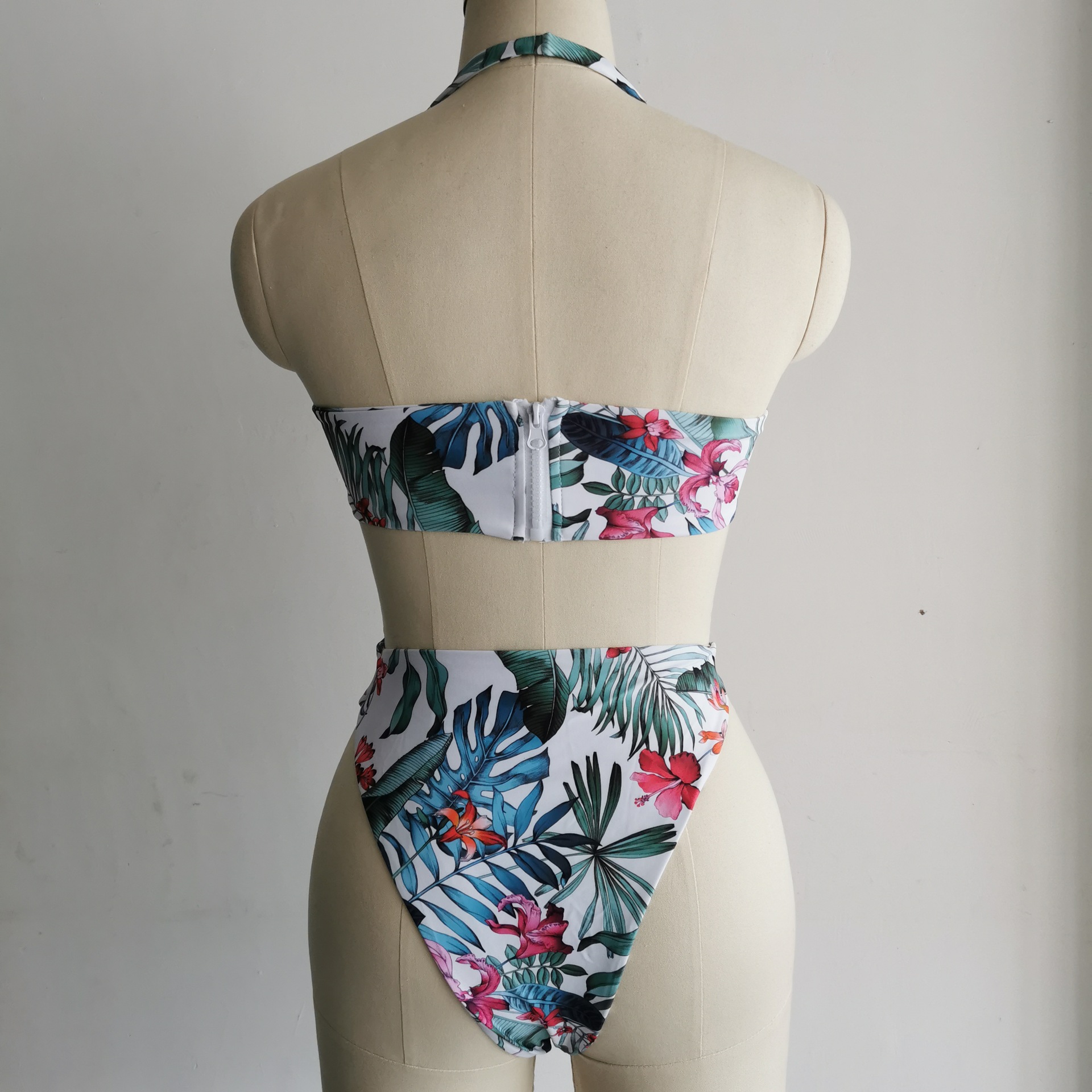 140g Weight Sleeveless Sleeve Length Pullovers Placket Type Nylon, Polyester Fabric Type Regular Top Length Bodysuit Tops Type 1 Piece Quantity Swimming Pool, Swimming Occasion Halter Neck Neckline Breathable Function Skinny Fit Type Solid Color Pattern Women'S Gender Fashion Style Women's Fashion Solid Color 1 Piece One Piece 28