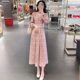 跨境碎花长袖连衣裙女装2023秋装新品气质显瘦V领时尚洋气长裙子