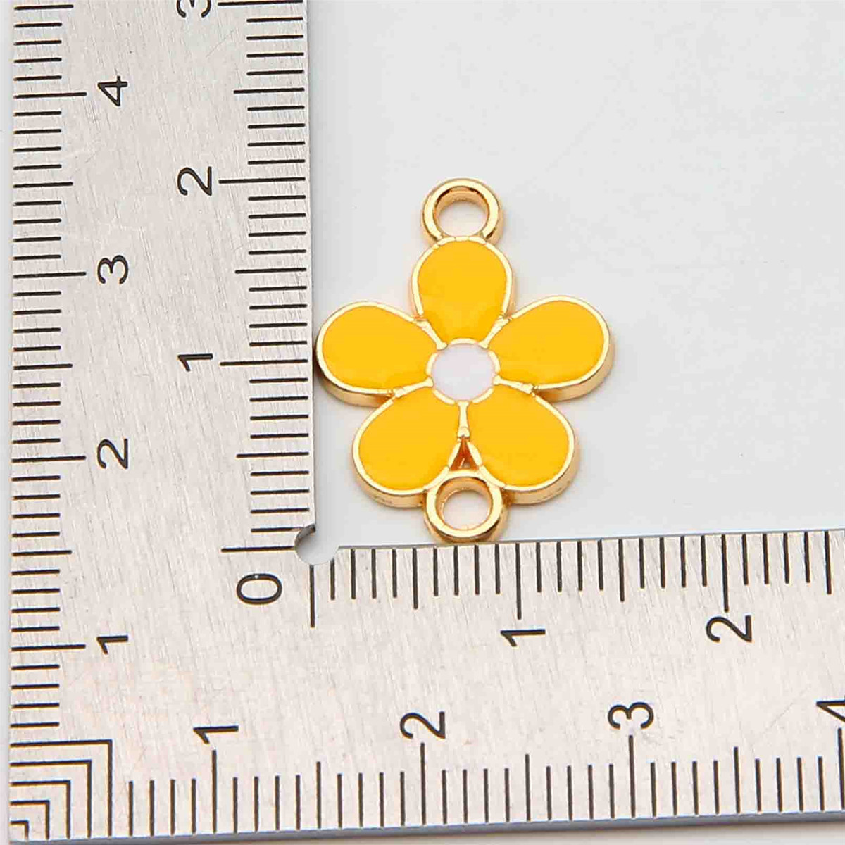 Colgante de doble colgante de aleación de goteo de aceite unilateral de cinco pétalos de flores coloridas flores DIY para hacer orejas colgante material de colgante de pulsera