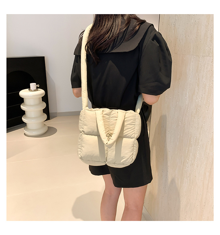 Women's Cotton Filled Cloud Bag, Stylish Padded Shoulder Handbag_voghion.com