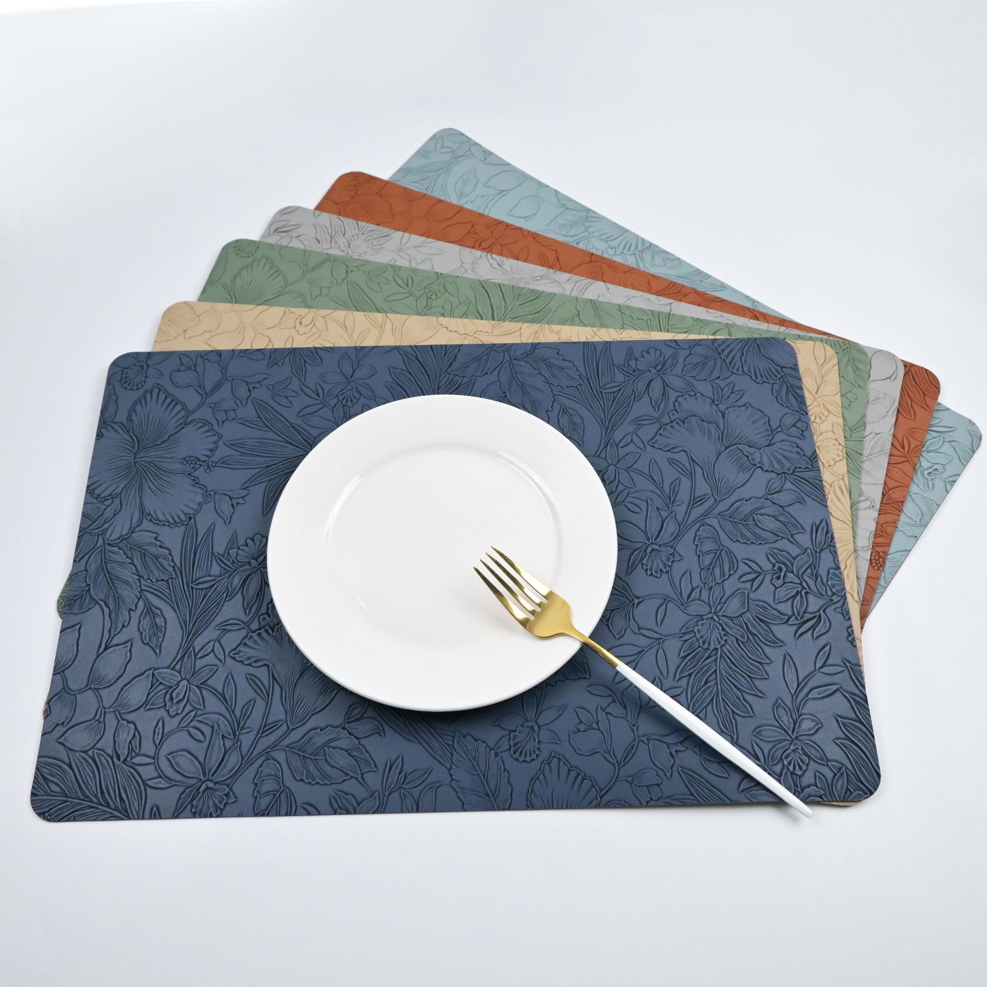 Flores en relieve almohadillas de cuero anti-deslizante almohadillas de pvc almohadillas de mesa de aislamiento térmico almohadillas de tazas de hotel doméstico transfronterizo