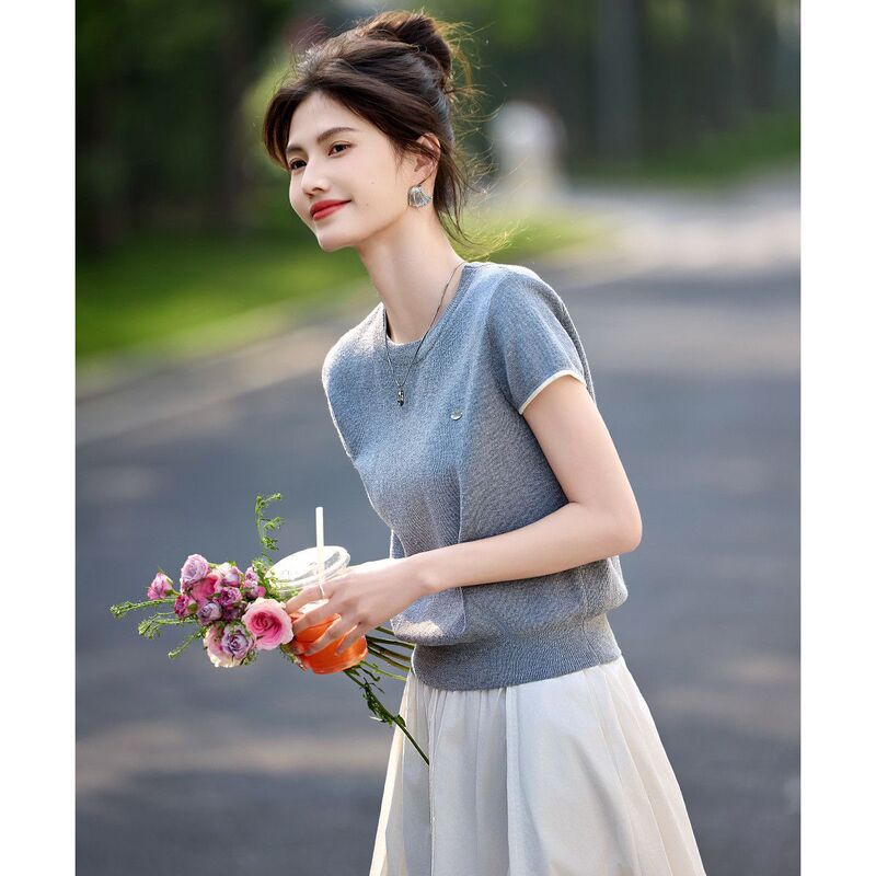 2026 Gentle Minimalist Style with Small Cutout on the Back, Knitted Top for Women, Summer Design, Regular Shoulder Short-Sleeve T-Shirt