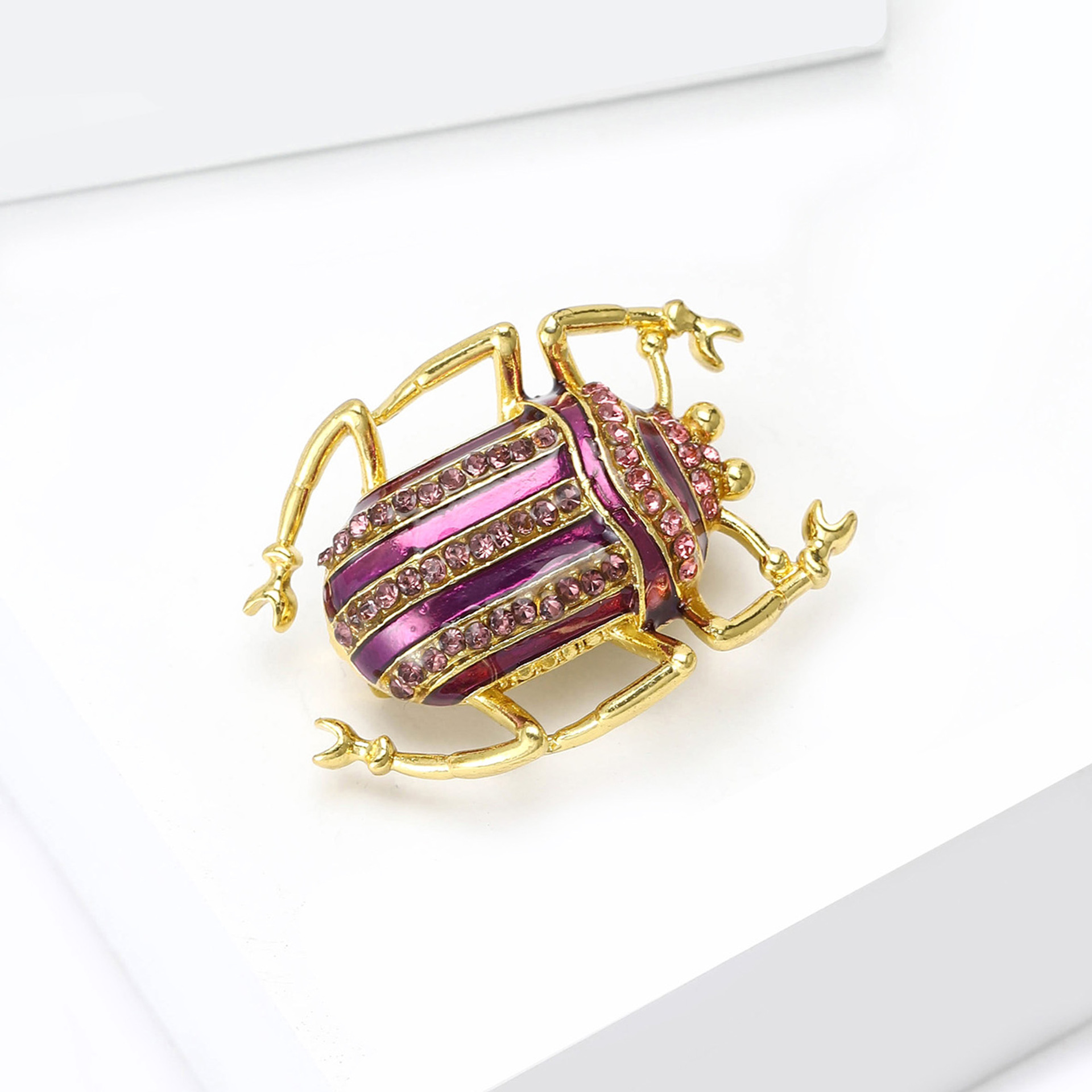Europe and the United States hot-selling alloy enamel rhinestone beetle brooch exquisite creative men's and women's clothing corsage jewelry pins