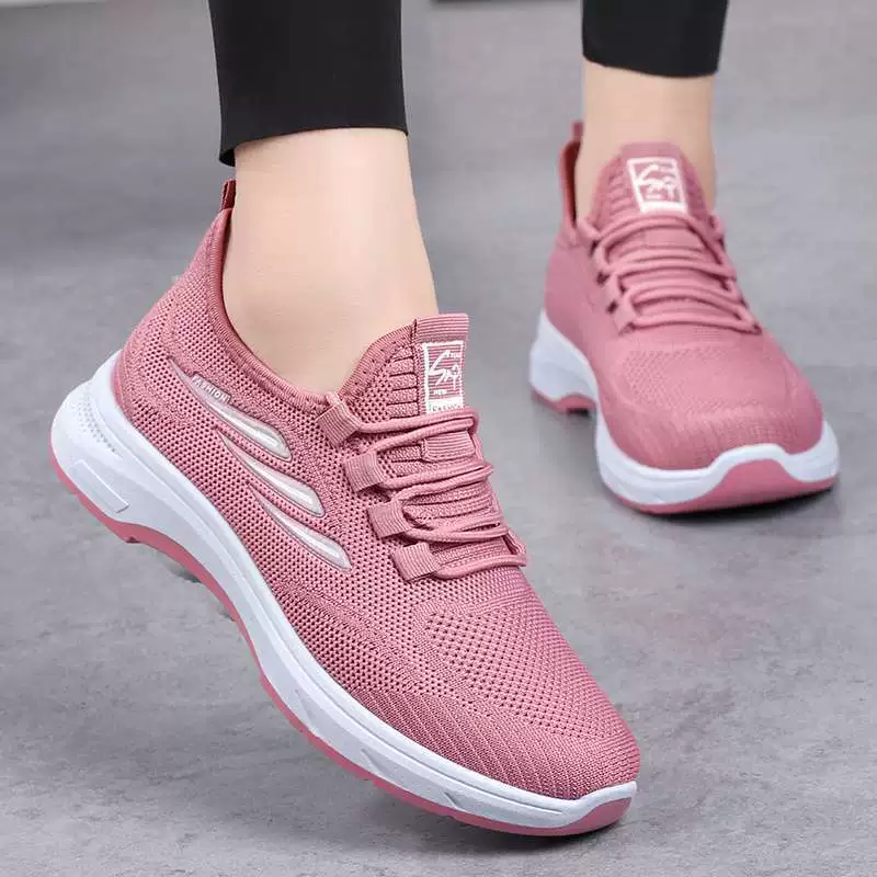 Новые весенние спортивные туфли с сеткой для женщин, нескользящие повседневные туфли для мам на мягкой подошве, легкие дорожные туфли для ходьбы, которые не утомляют ноги.
