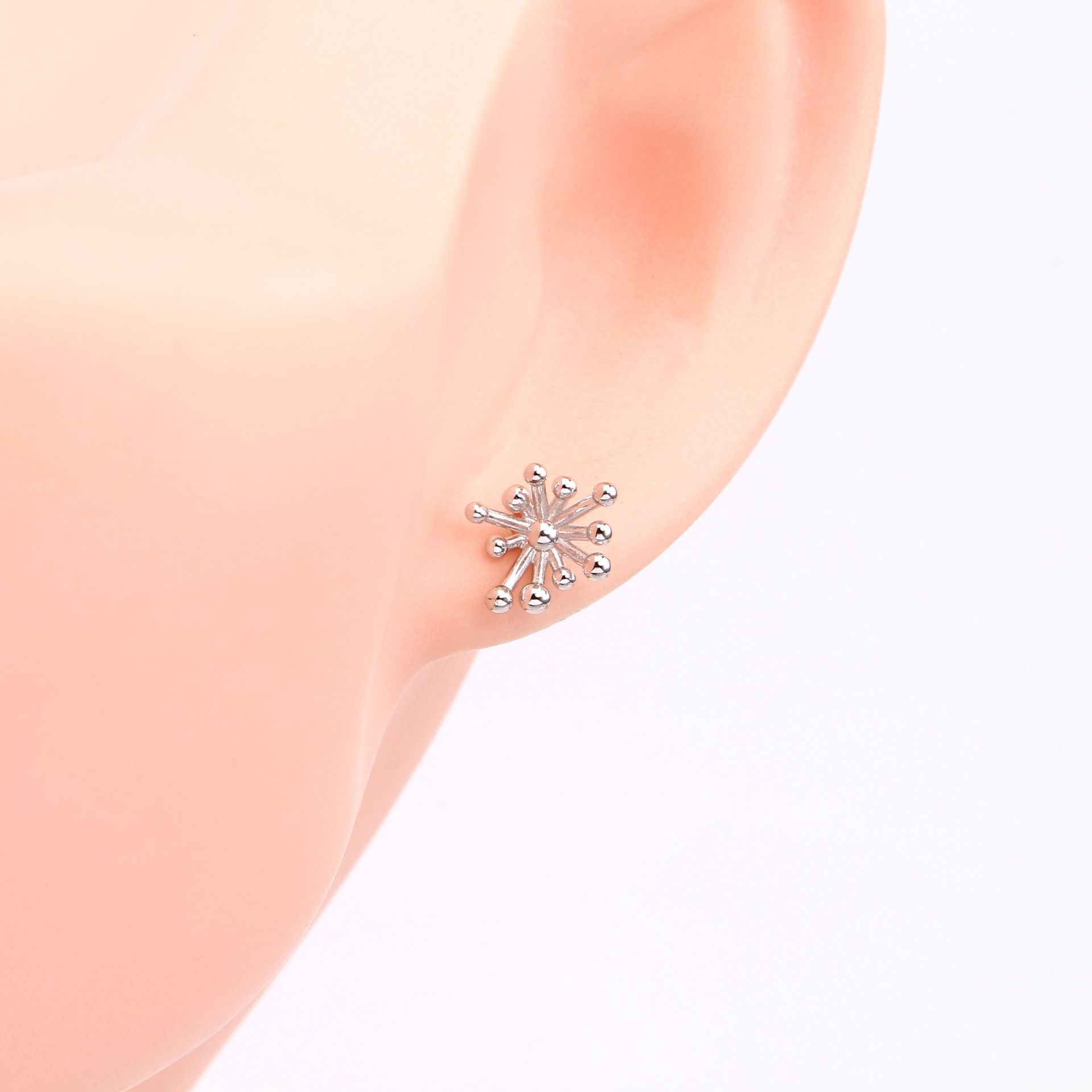 1 Pair Simple Style Flower Sterling Silver Plating White Gold Plated Gold Plated Ear Studs display picture 4